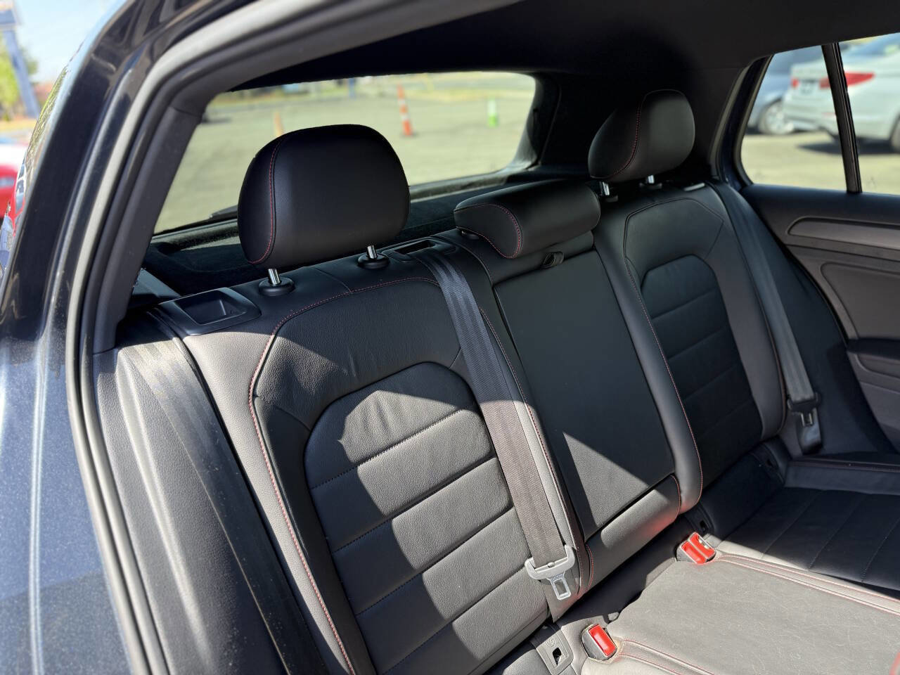 Used 2020 Volkswagen GTI SE FWD image 19