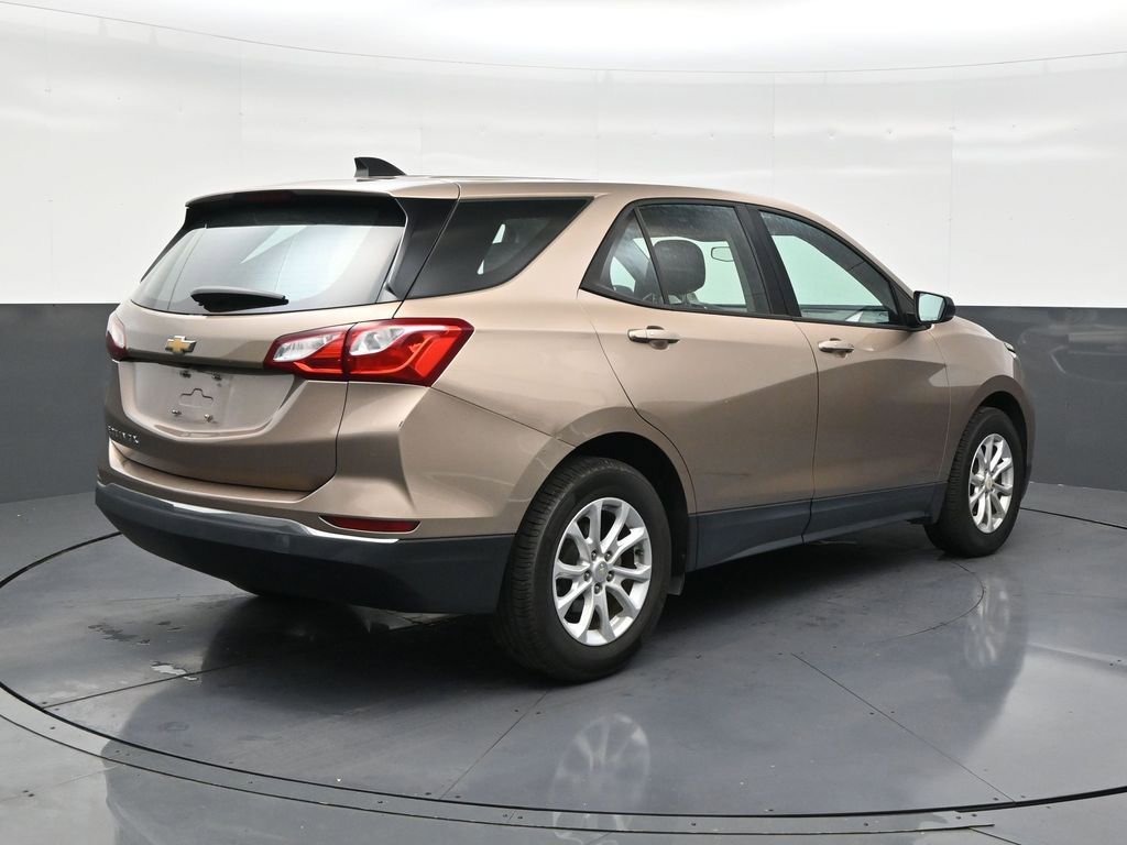 Used 2018 Chevrolet Equinox LS image 5