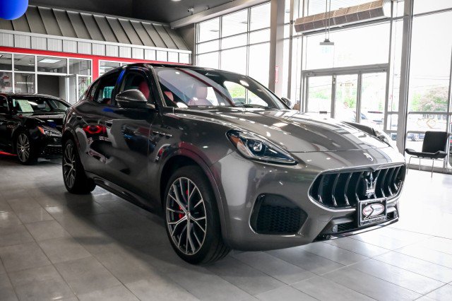 Used 2023 Maserati Grecale Modena AWD/4WD image 4
