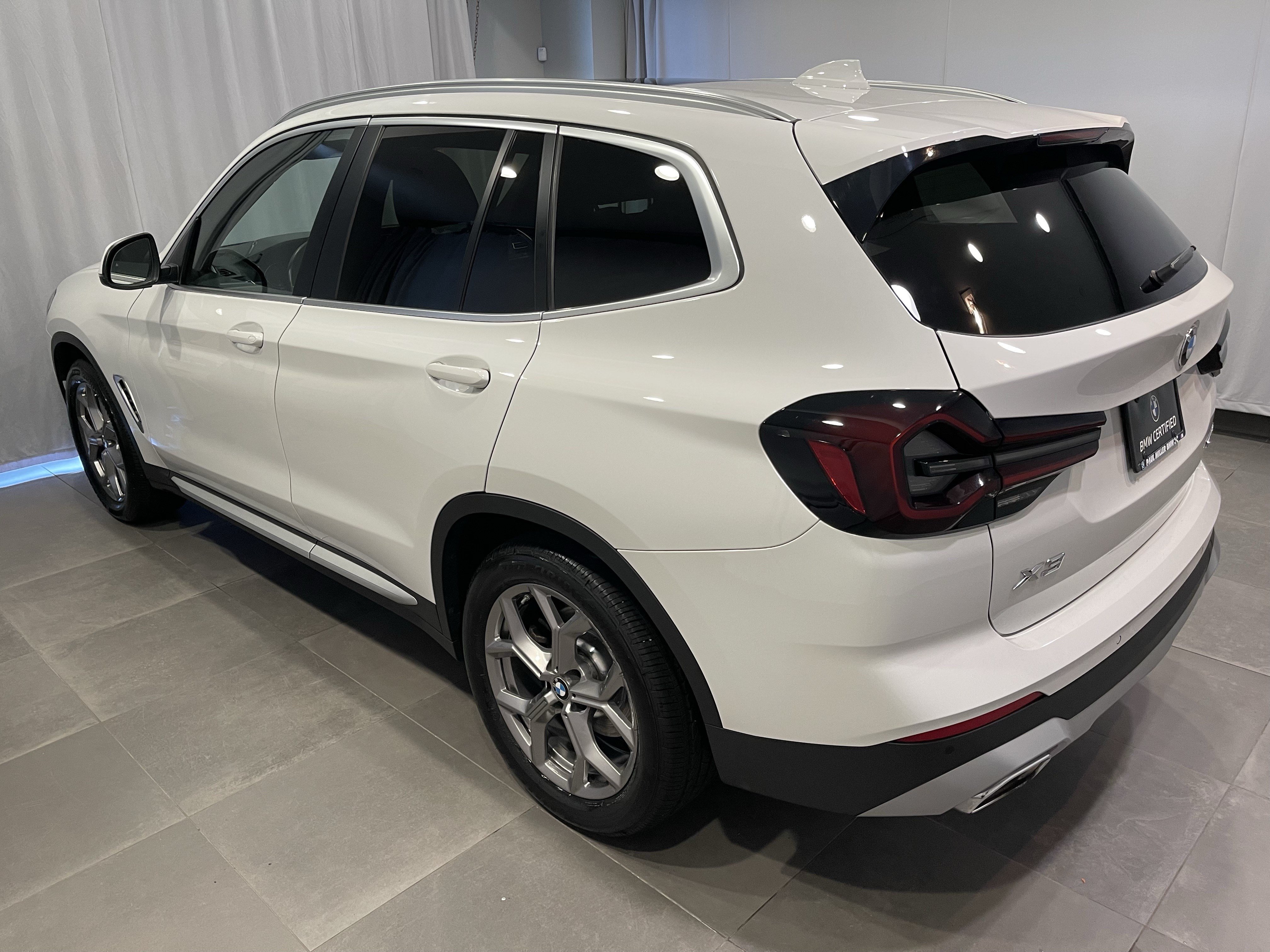 Certified 2023 BMW X3 xDrive30i w/ Premium Package w/ZPA AWD/4WD image 4