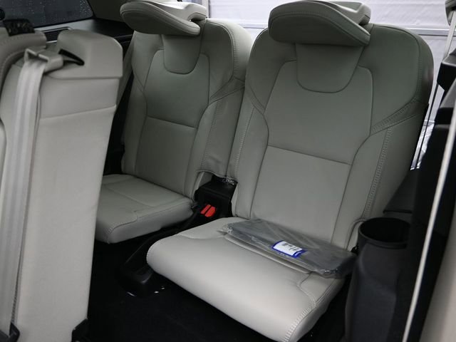 Used 2024 Volvo XC90 B6 Ultimate w/ Protection Package Premier image 19