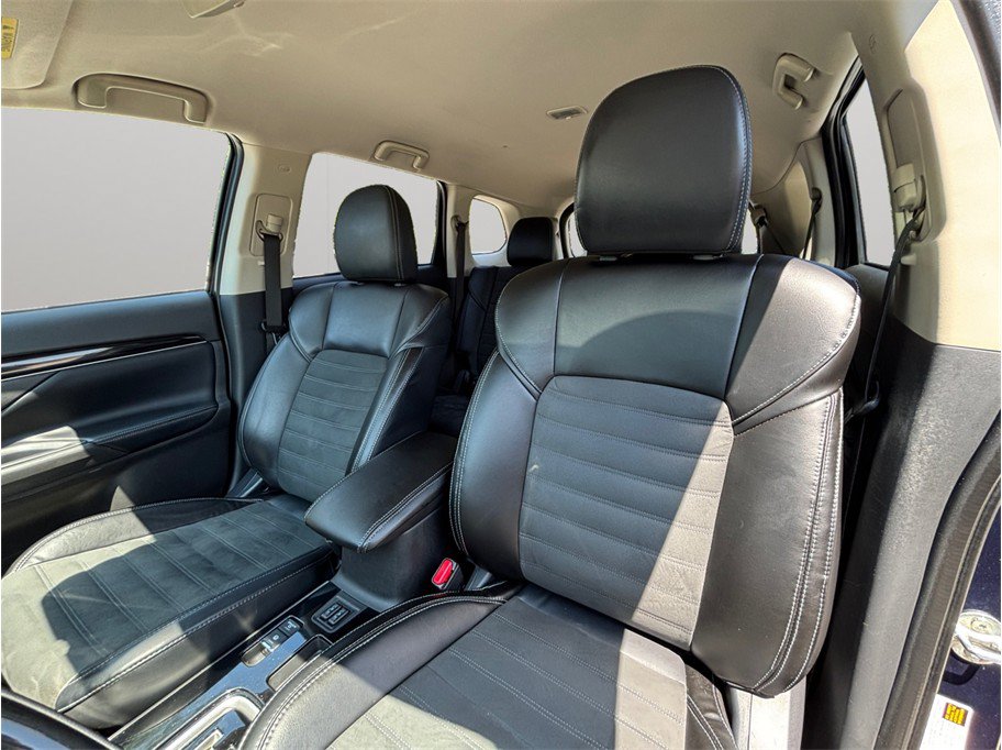 Used 2020 Mitsubishi Outlander SE FWD image 15