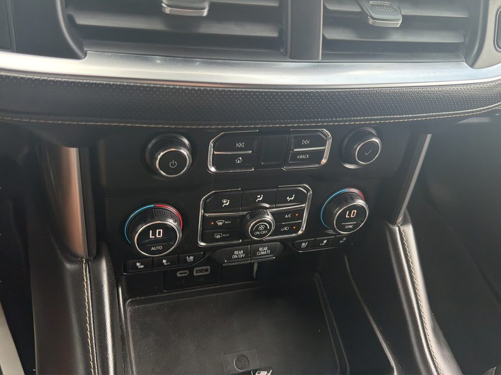 Used 2023 Chevrolet Suburban Premier RWD image 25