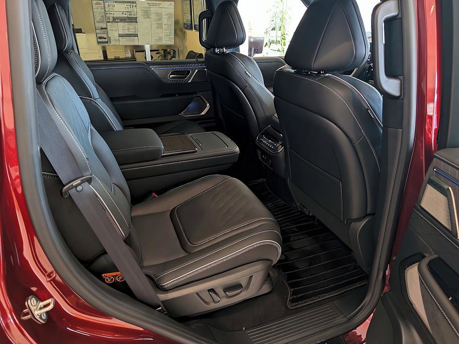 New 2026 INFINITI QX80 Autograph image 21