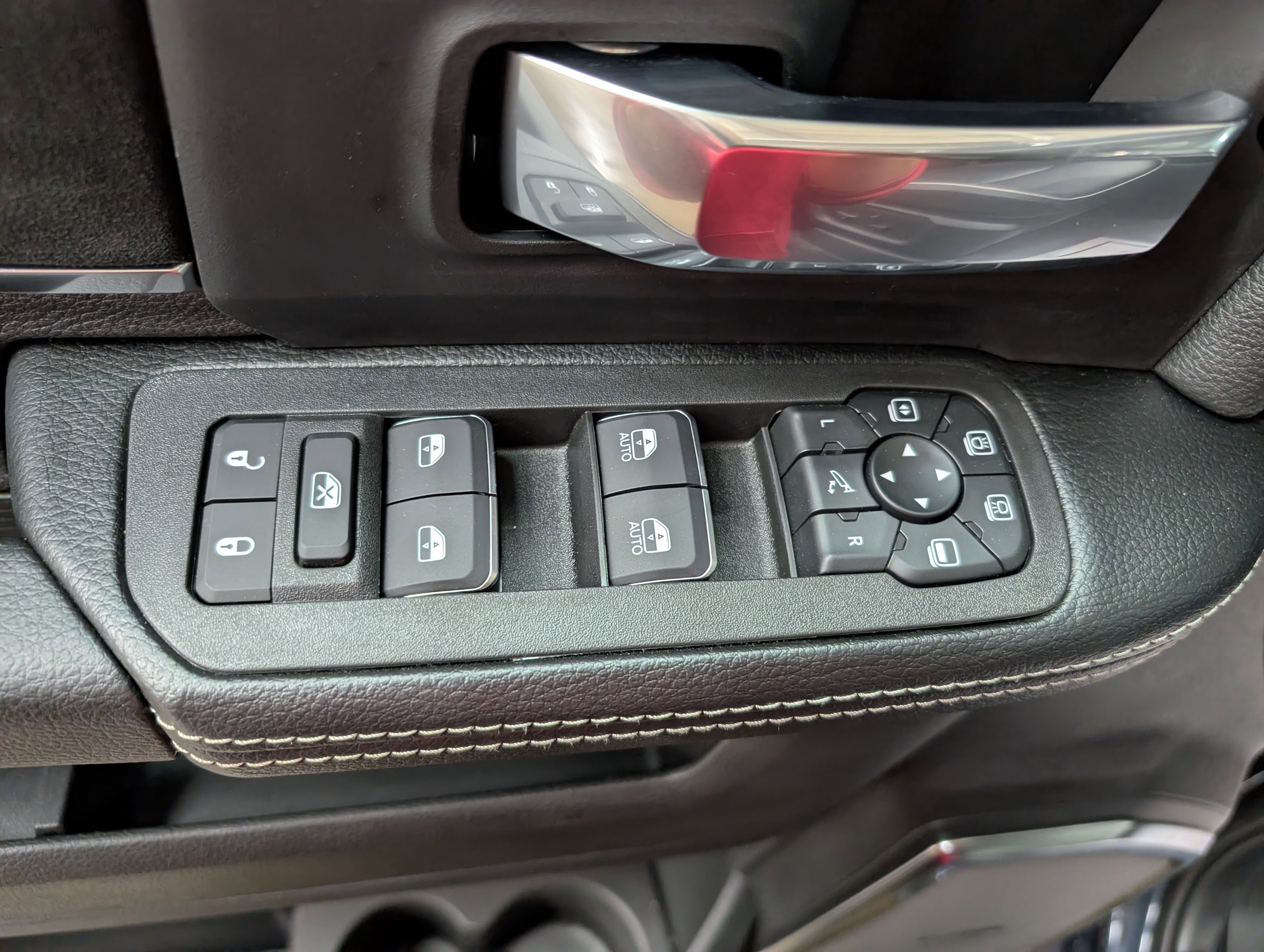 New 2026 RAM 3500 Laramie AWD/4WD image 15