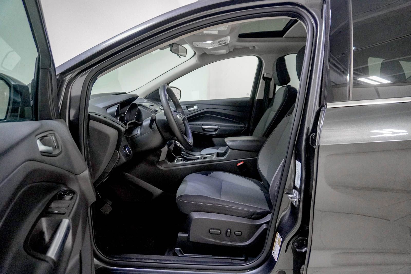Used 2018 Ford Escape SE AWD/4WD image 17