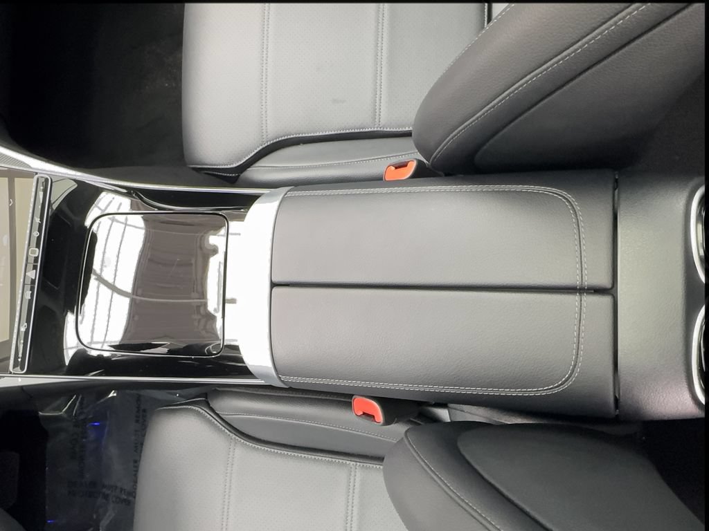 Used 2025 Mercedes-Benz C 300 4MATIC Sedan image 38