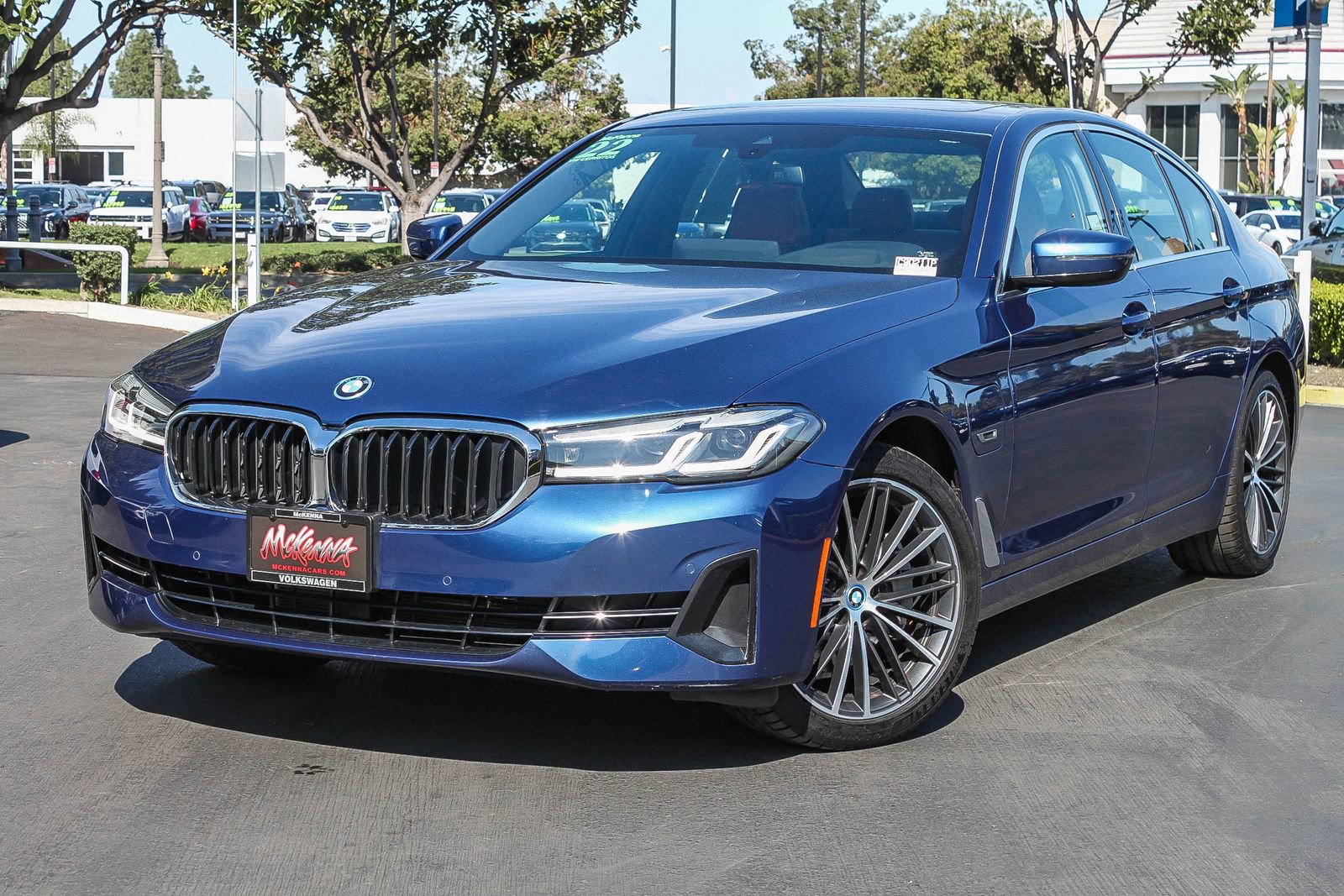 Used 2022 BMW 530e w/ Premium Package image 1