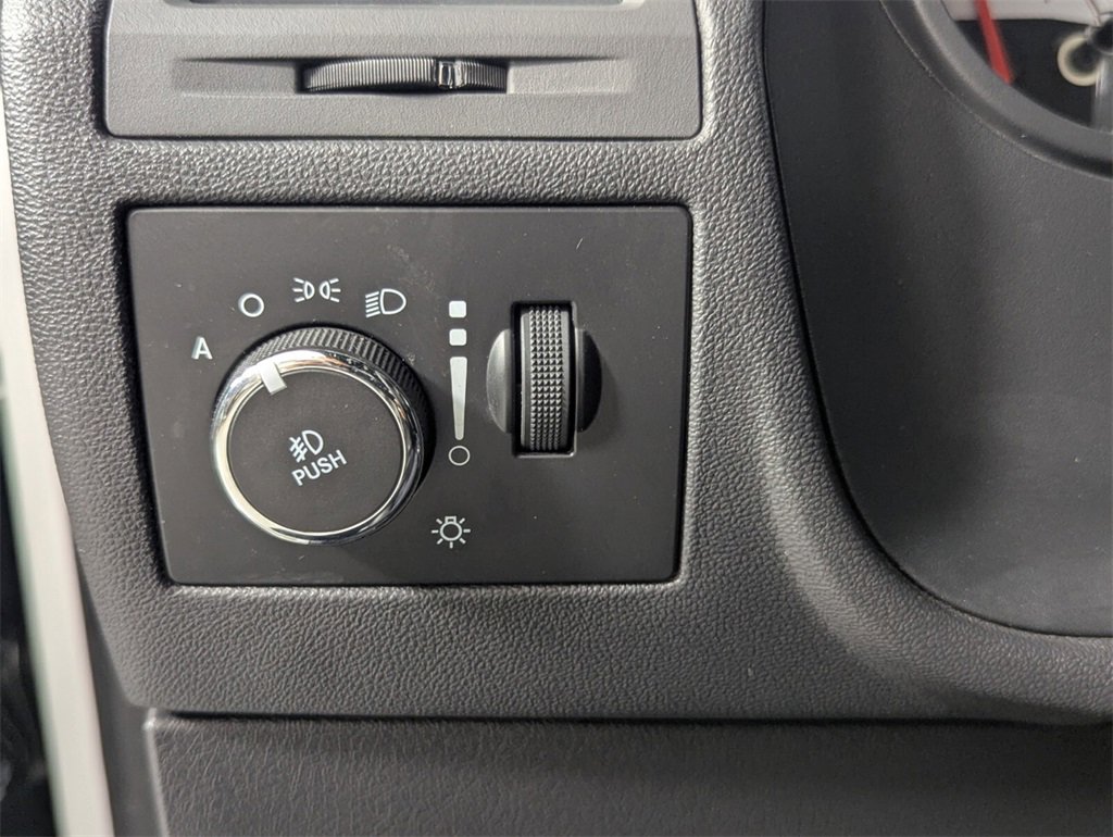 Used 2014 Dodge Challenger R/T image 13