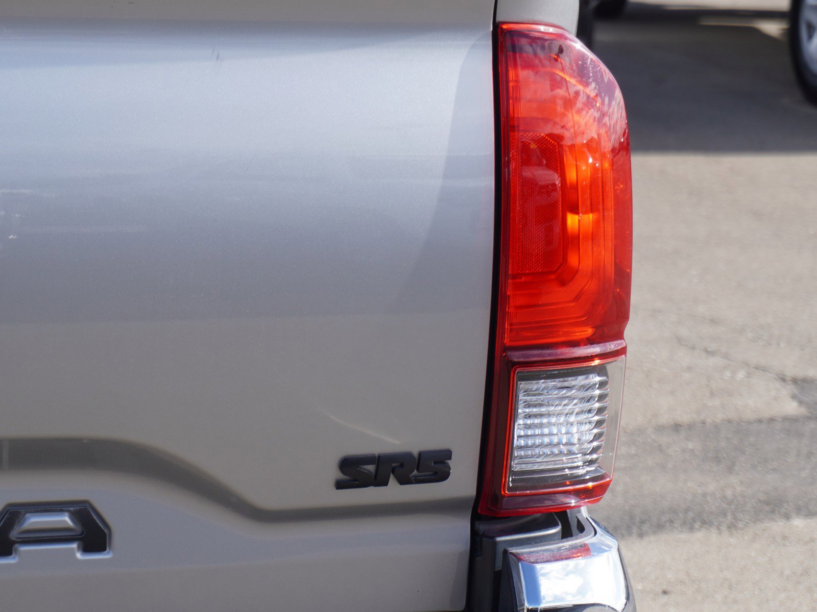 Used 2019 Toyota Tacoma SR5 image 11