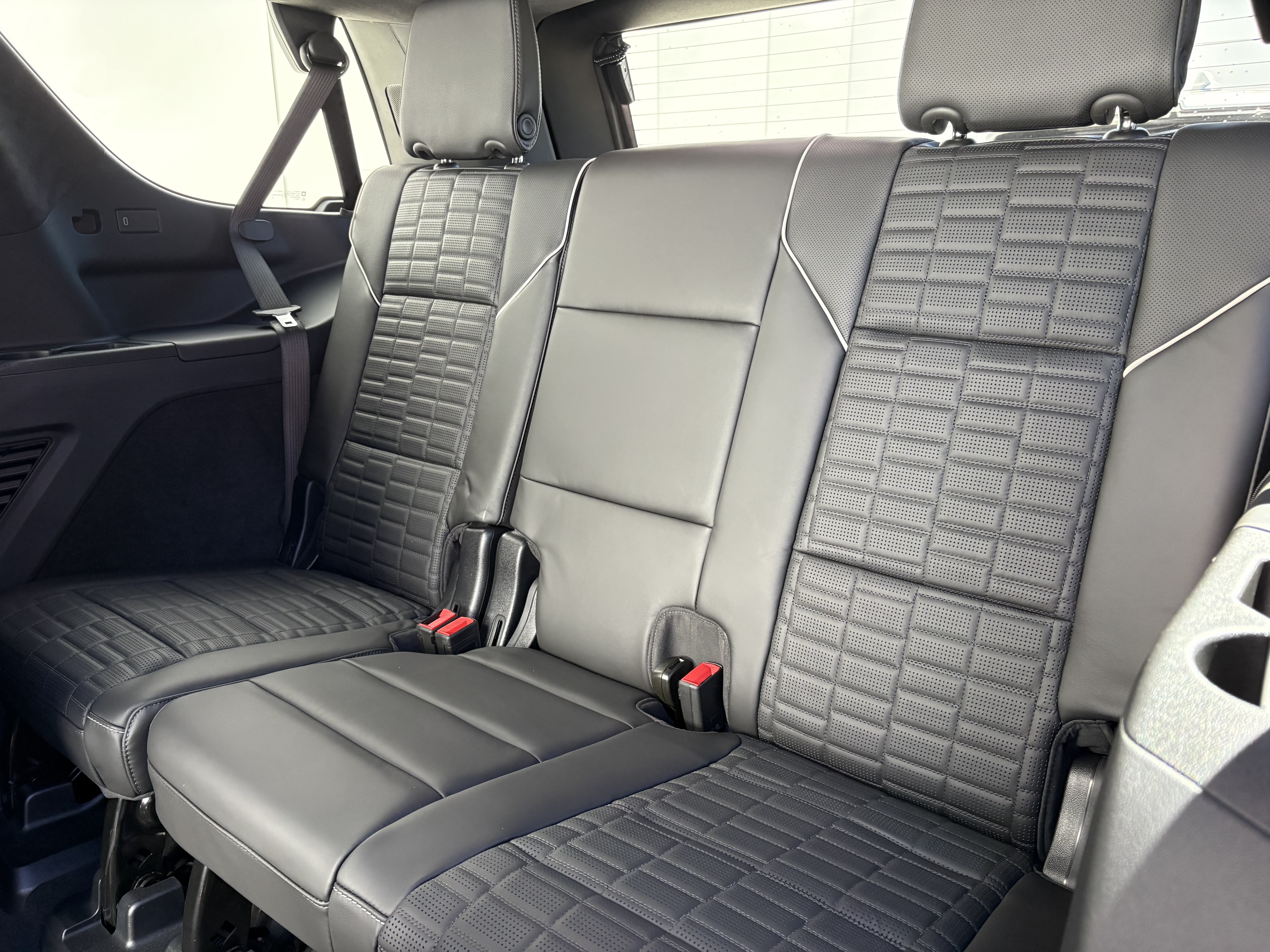 Certified 2025 Cadillac Escalade Premium Luxury Platinum AWD/4WD image 14