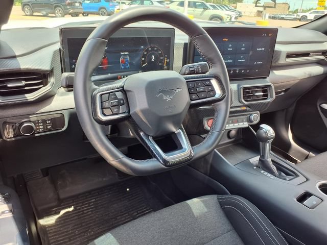 Used 2025 Ford Mustang Coupe RWD image 5