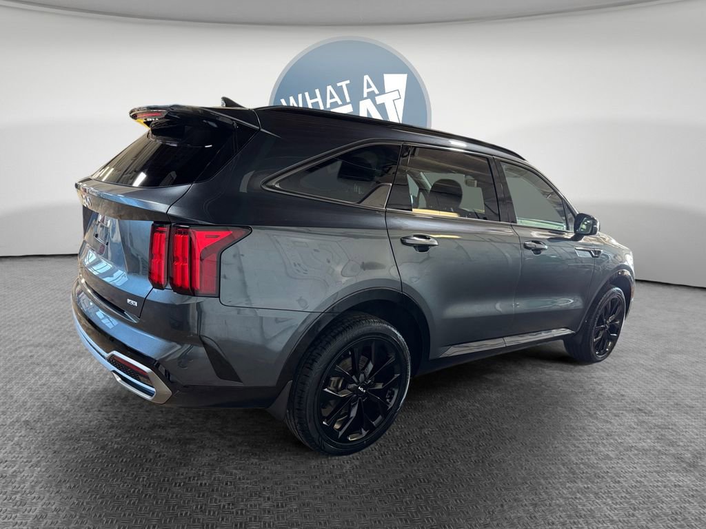 Certified 2023 Kia Sorento SX AWD/4WD image 3
