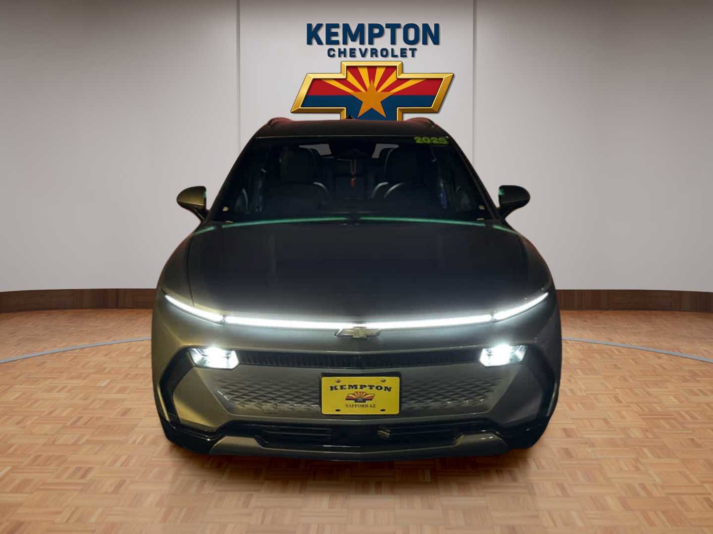 Used 2025 Chevrolet Equinox EV LT w/ Convenience Package image 1