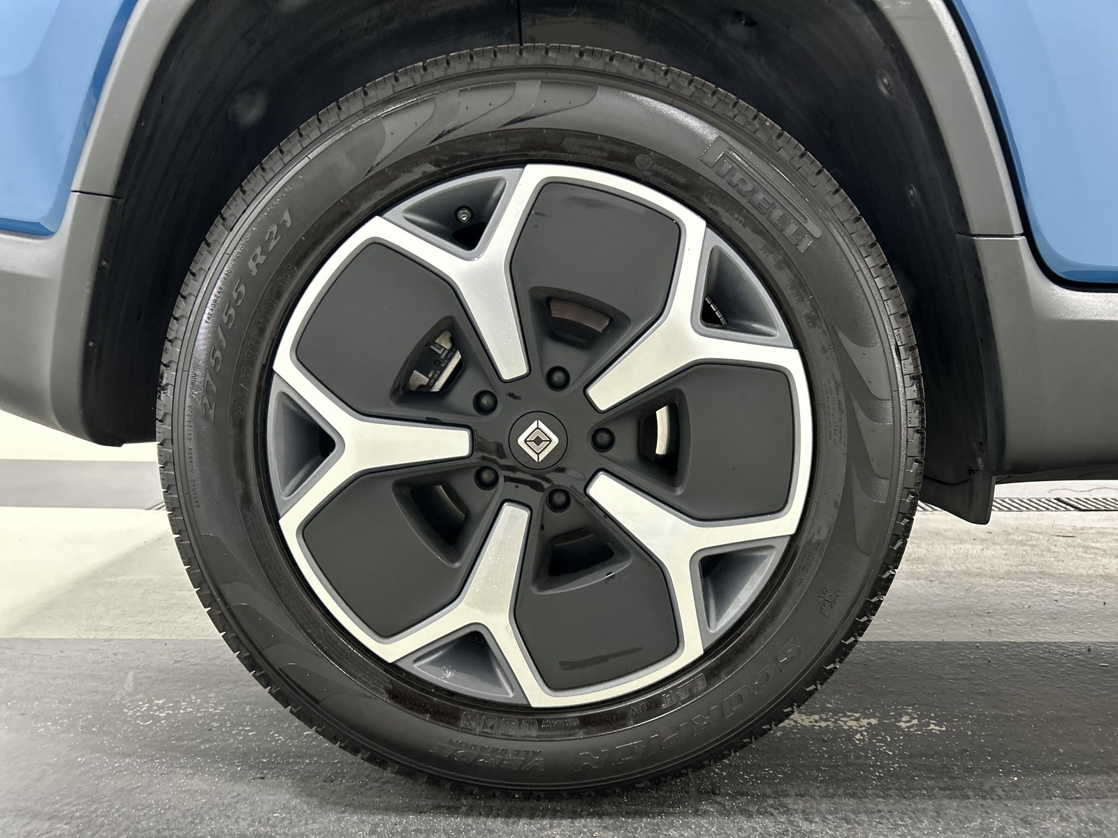 Used 2024 Rivian R1T Adventure AWD/4WD image 12