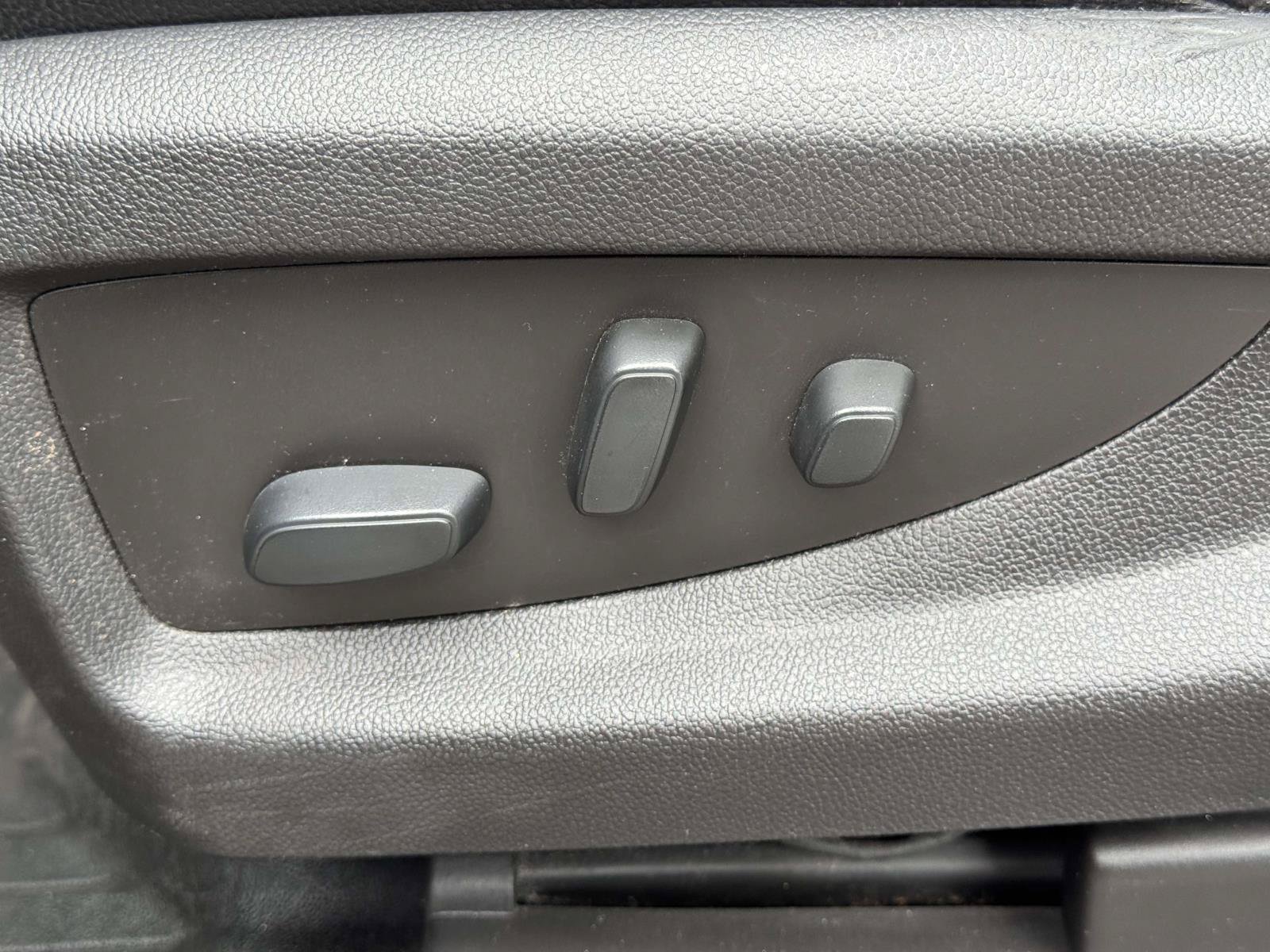 Used 2019 GMC Yukon SLE AWD/4WD image 17