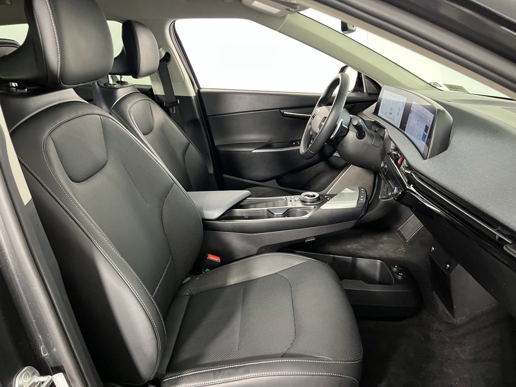 Used 2023 Kia EV6 Wind image 34
