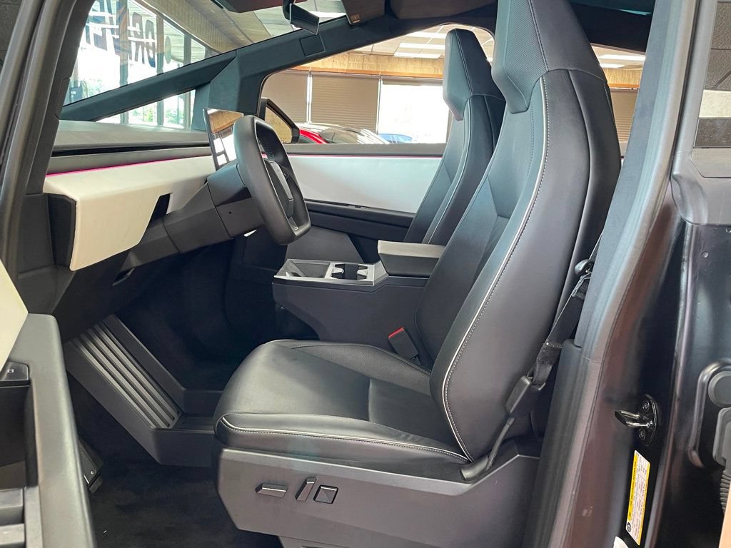 Used 2024 Tesla Cybertruck AWD Crew Cab image 11