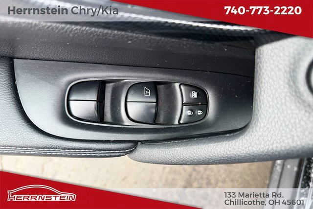 Used 2016 Nissan Rogue SL w/ SL Premium Package image 7