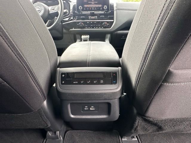 Used 2025 Nissan Pathfinder SV AWD/4WD image 32