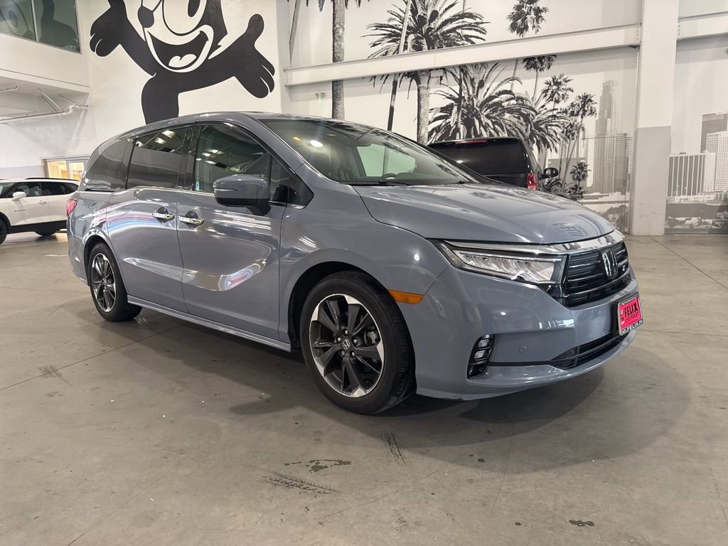 Used 2023 Honda Odyssey Elite image 3