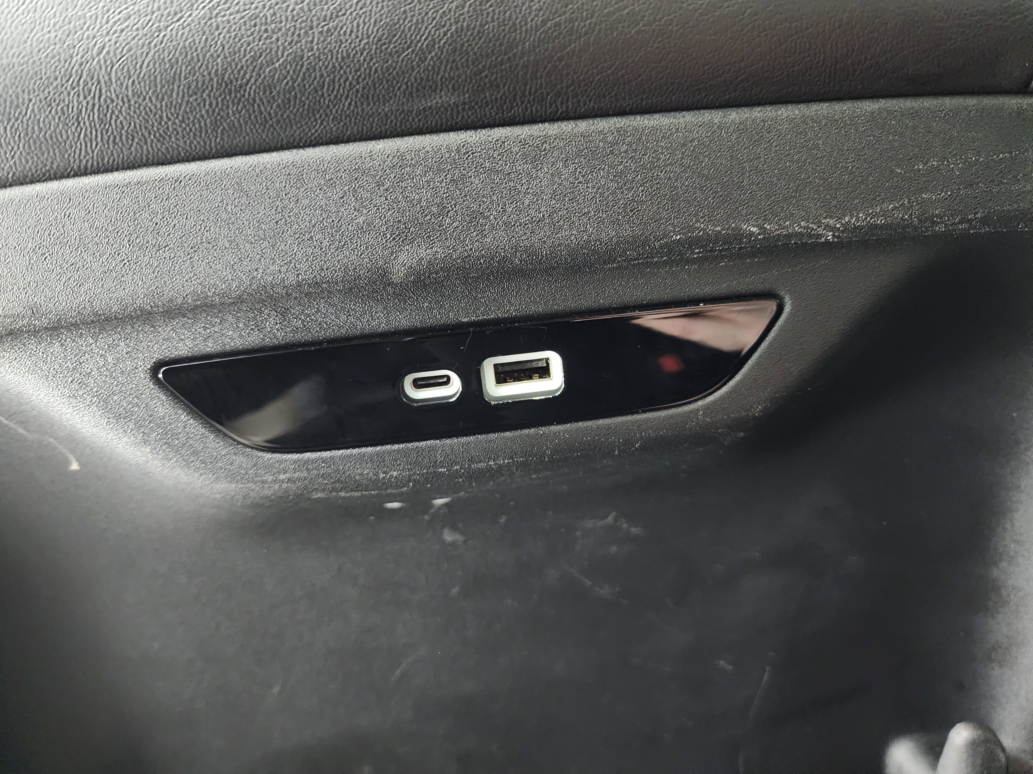 Used 2024 Chrysler Pacifica Touring-L image 38