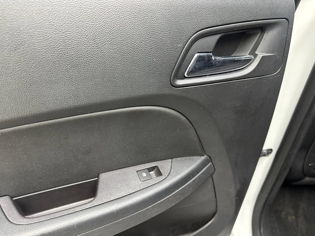 Used 2015 Chevrolet Equinox LT w/ Driver Convenience Package FWD image 38