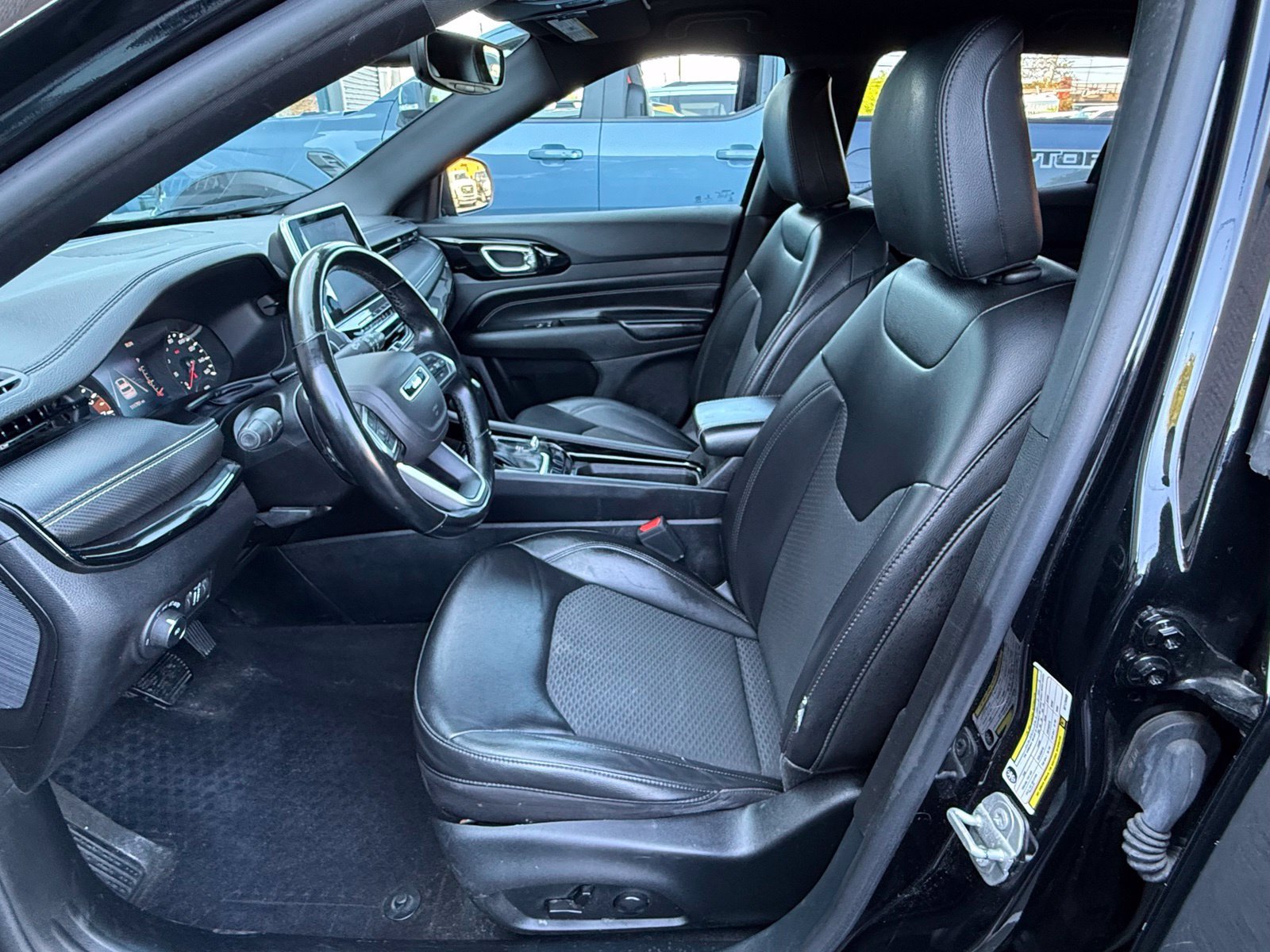 Used 2022 Jeep Compass Latitude w/ Convenience Group AWD/4WD image 13