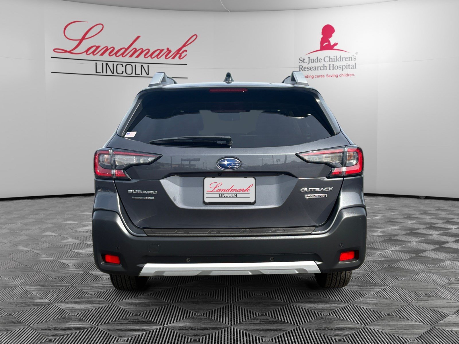 Used 2024 Subaru Outback Touring AWD/4WD image 4