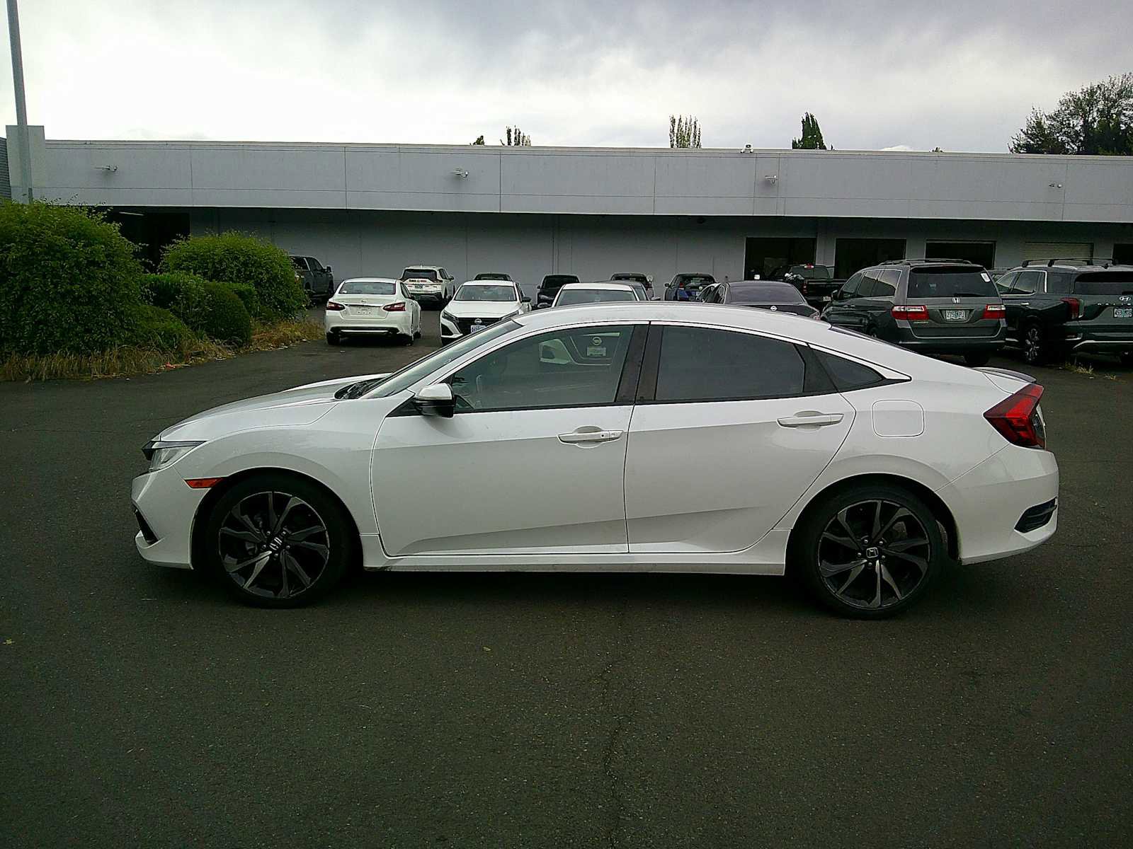 Used 2021 Honda Civic Sport image 2