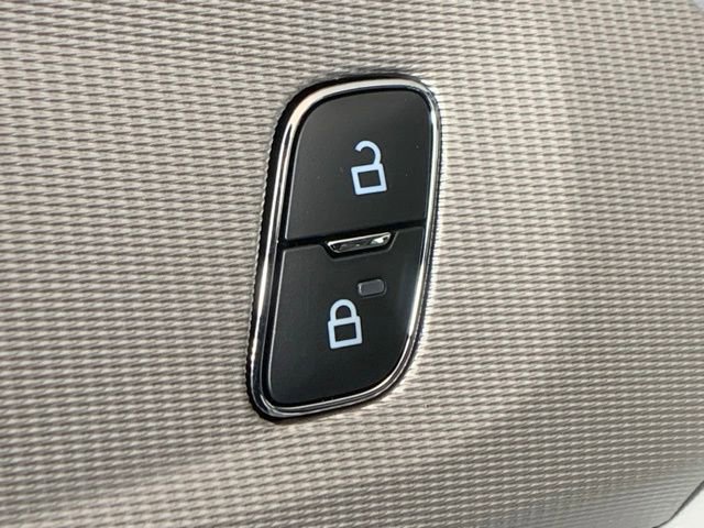 Used 2025 Ford Explorer Active w/ Active Comfort Package image 23