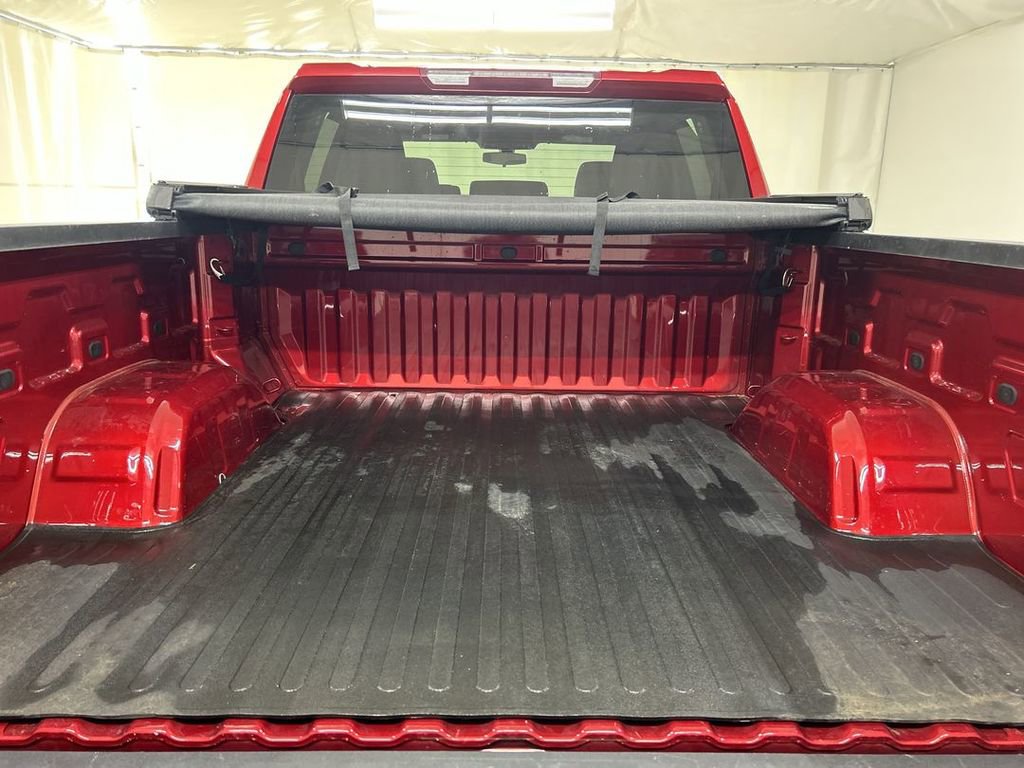 Used 2022 Chevrolet Silverado 1500 LT w/ Z71 Off-Road Package AWD/4WD image 21