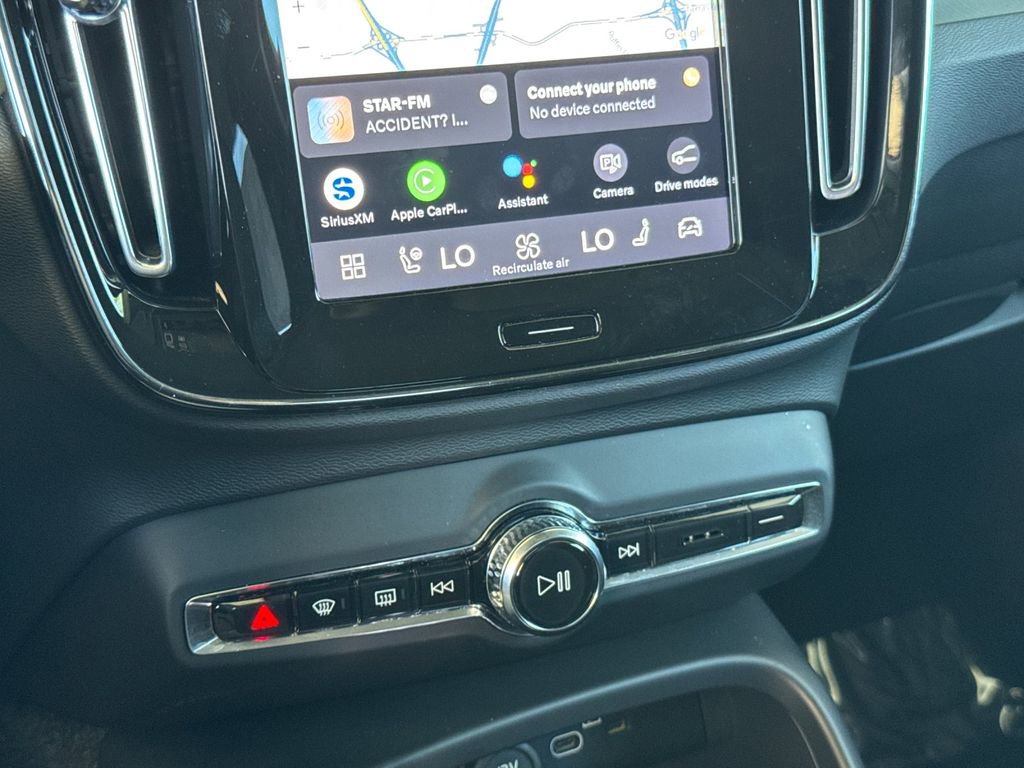 Certified 2025 Volvo XC40 B5 Plus image 20
