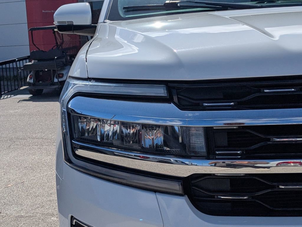 Used 2023 Ford Expedition Limited image 8