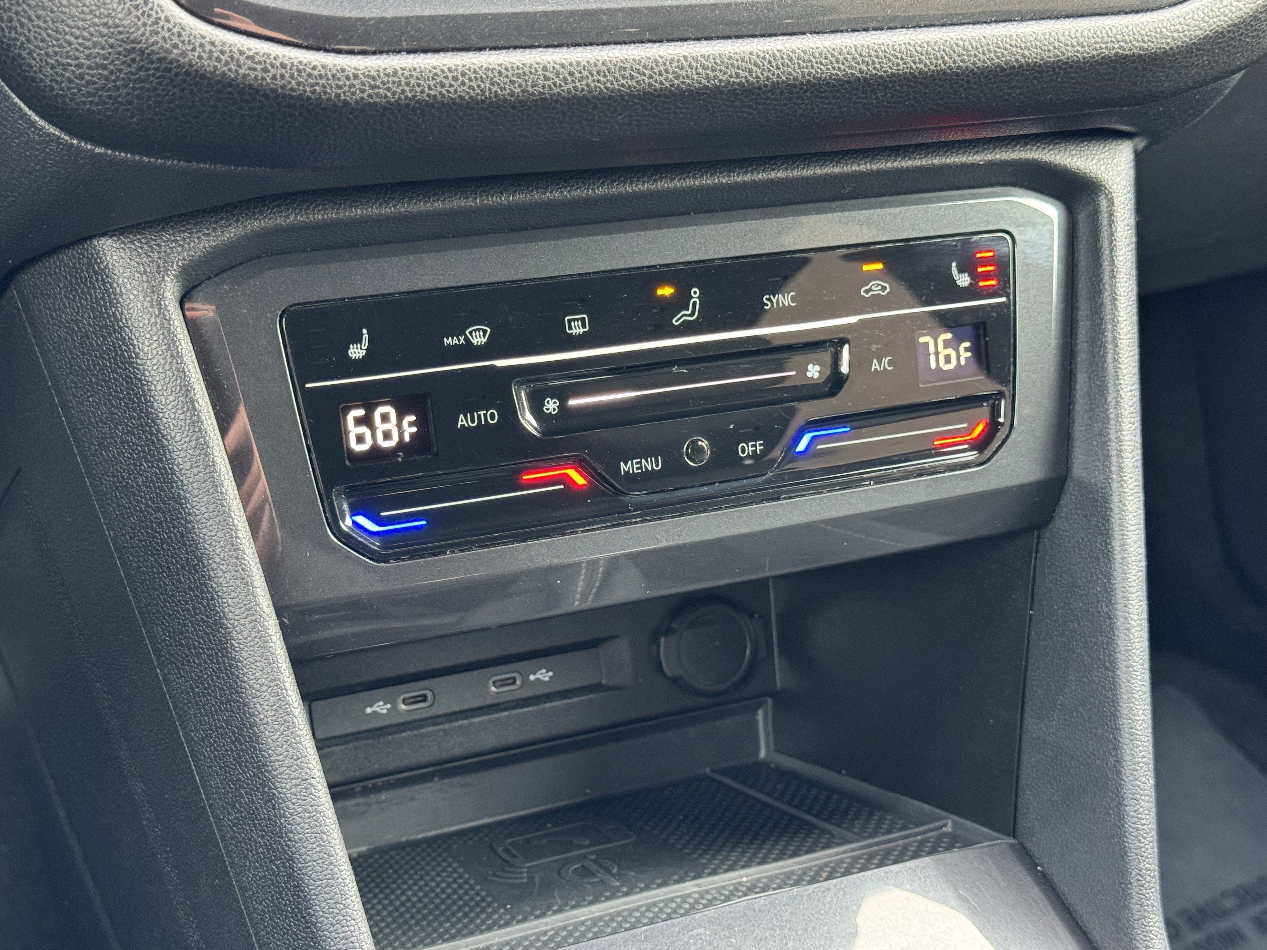 Used 2023 Volkswagen Tiguan SE R-Line image 25