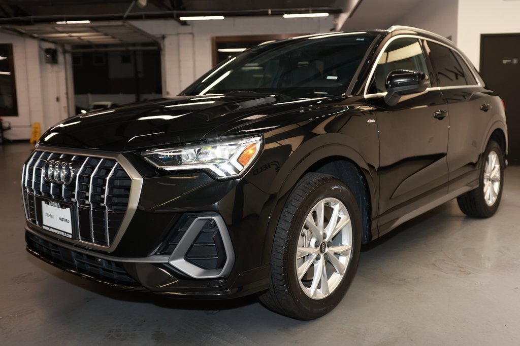 Used 2023 Audi Q3 2.0T Premium image 3