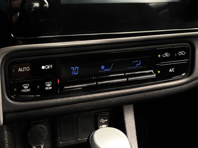 Used 2017 Toyota Corolla LE image 21