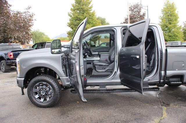 Used 2024 Ford F350 Lariat w/ Lariat Ultimate Package image 15
