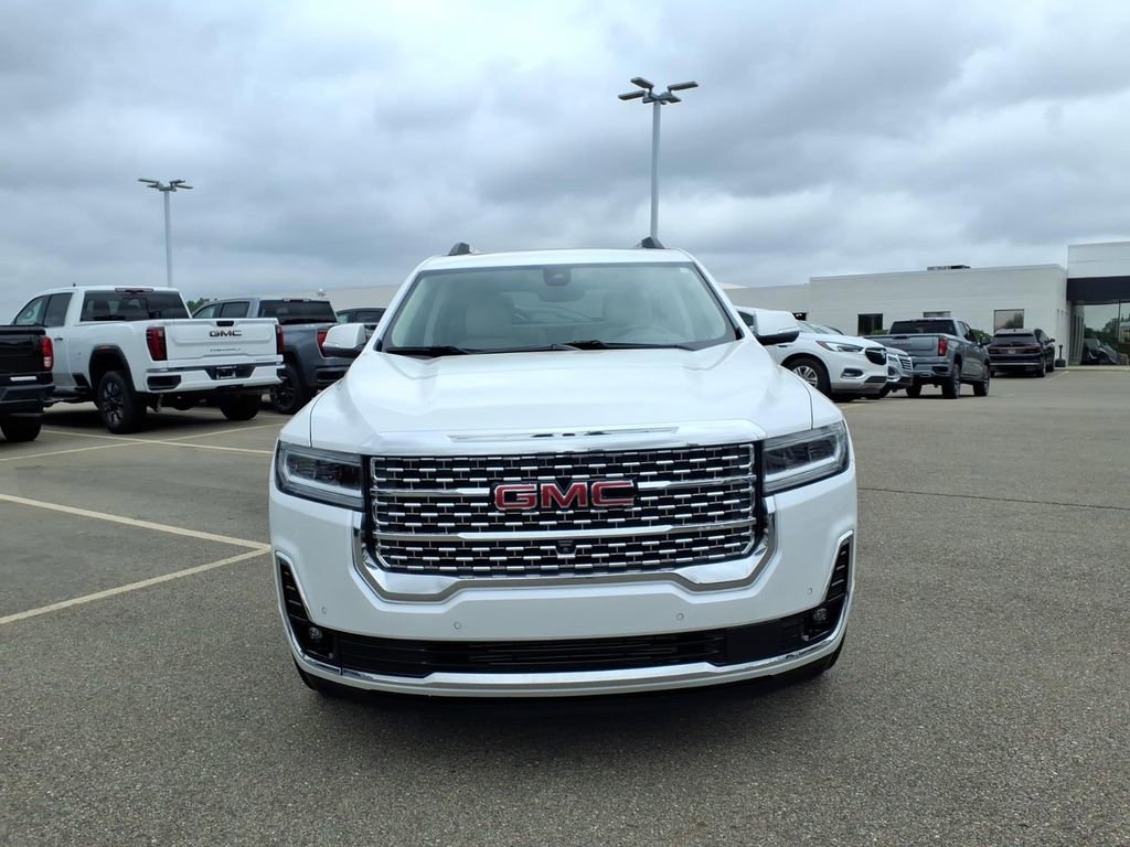 Used 2023 GMC Acadia Denali w/ Denali Ultimate Package AWD/4WD image 2