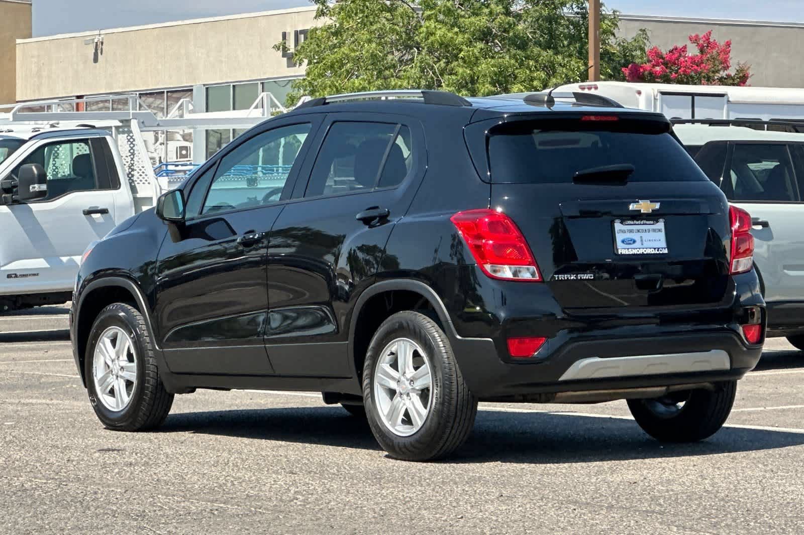 Used 2022 Chevrolet Trax LT w/ LT Convenience Package AWD/4WD image 7