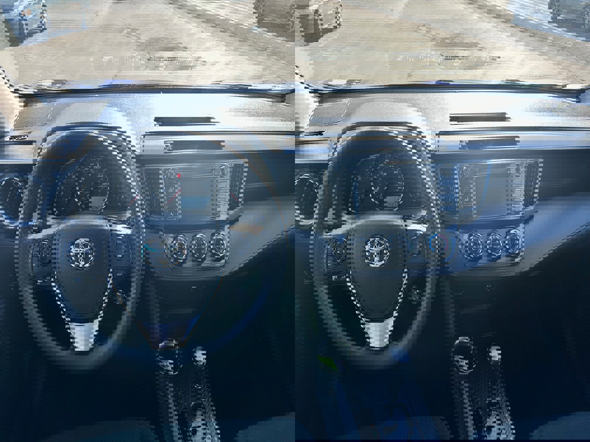 Used 2015 Toyota RAV4 LE image 7