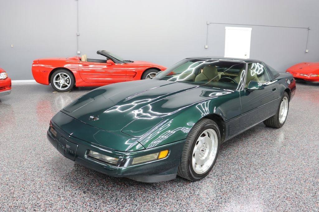 Used 1995 Chevrolet Corvette Coupe RWD image 1