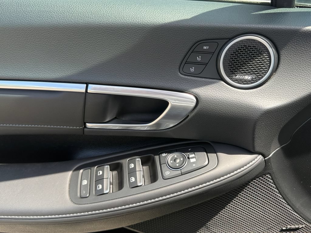 Certified 2023 Hyundai Sonata Limited w/ Preferred Accessory Package FWD image 18