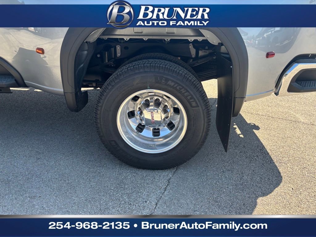 New 2026 GMC Sierra 3500 SLT w/ SLT Convenience Package image 10