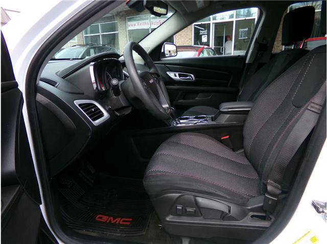 Used 2017 GMC Terrain SLE image 29