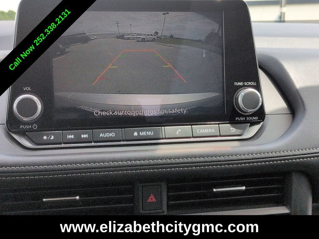 Used 2025 Nissan Rogue SV FWD image 12