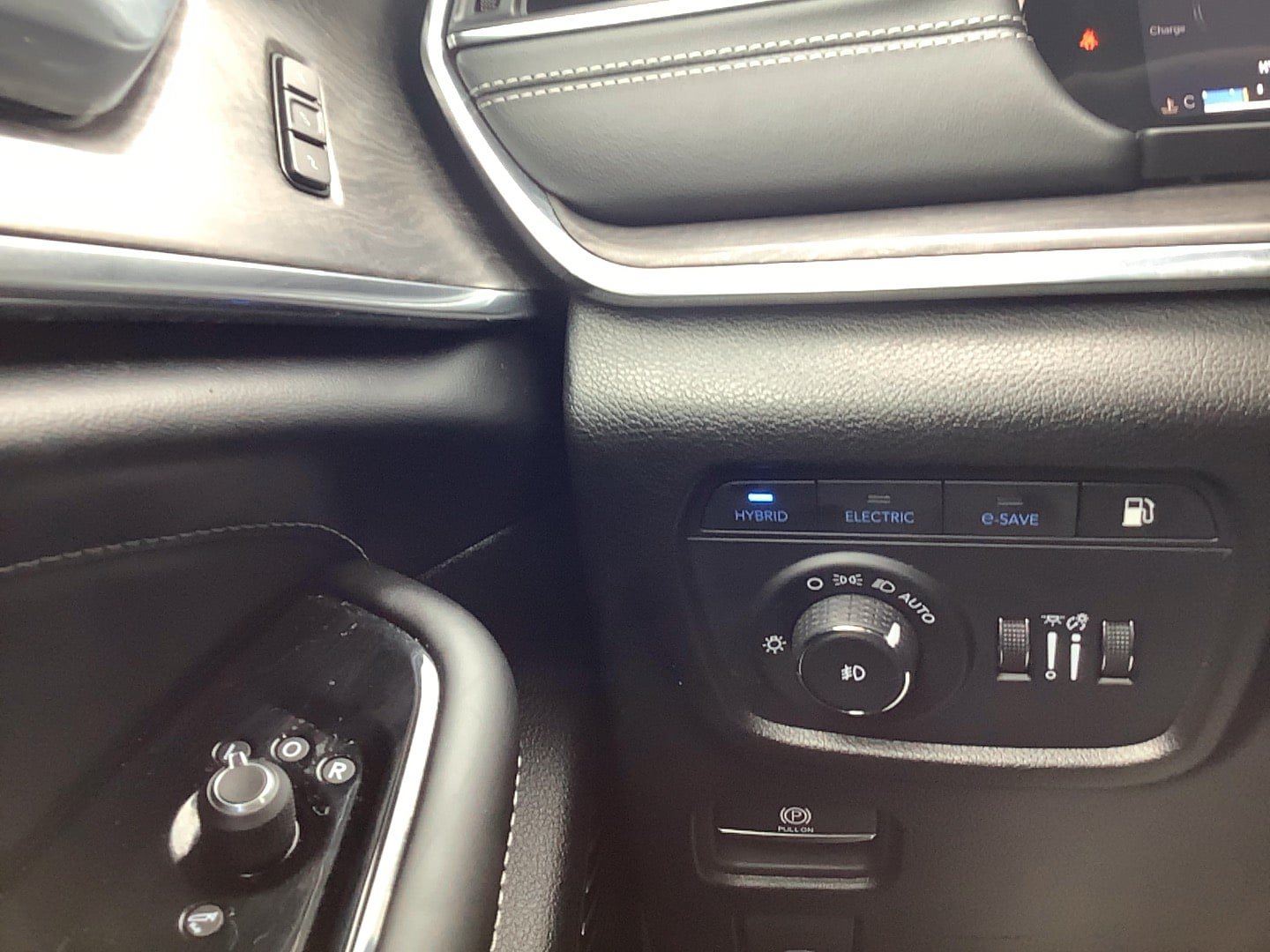 Used 2024 Jeep Grand Cherokee Overland AWD/4WD image 14