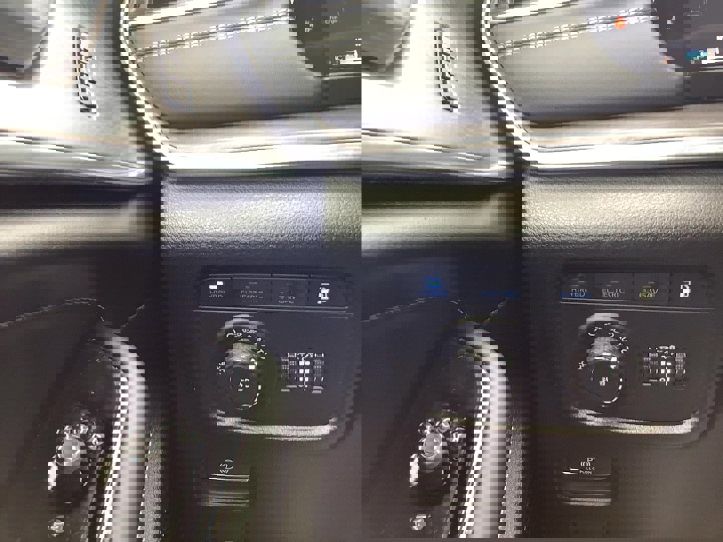 Used 2024 Jeep Grand Cherokee Overland image 14