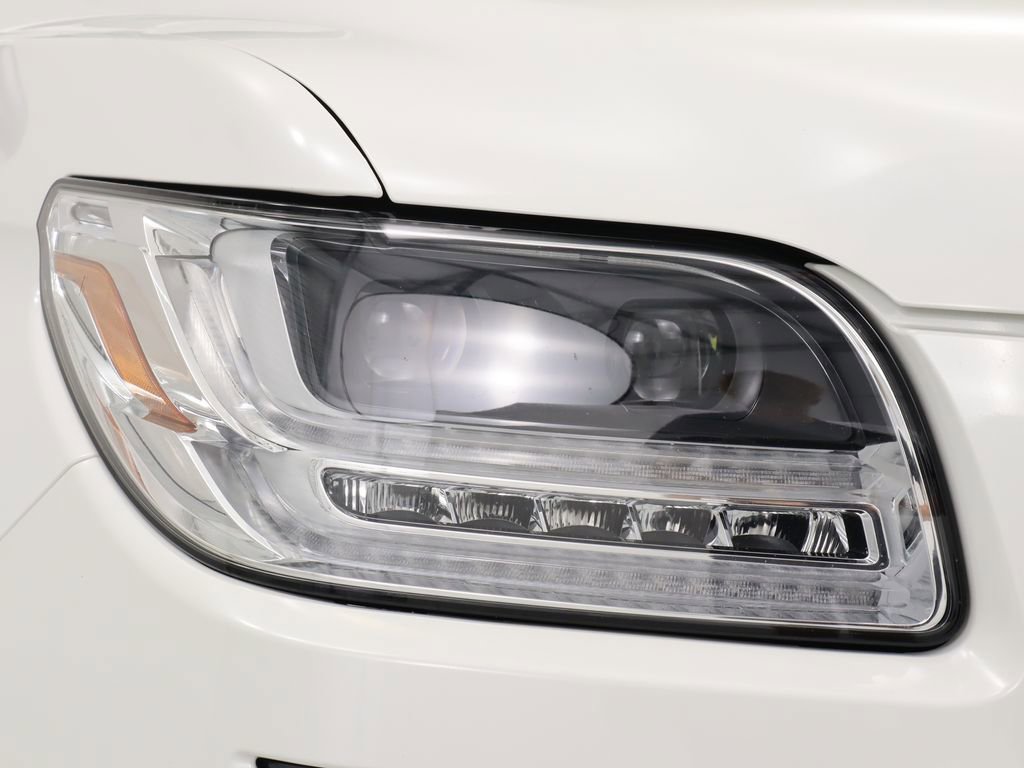 Used 2021 Lincoln Navigator Reserve w/ Luxury Package RWD image 10