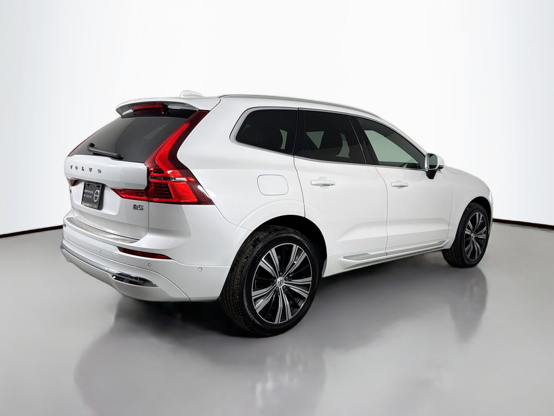 Certified 2023 Volvo XC60 B5 Plus w/ Protection Package Premier FWD image 6